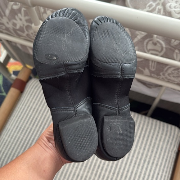 Capezio Black Leather Dance Shoes - Picture 3 of 7